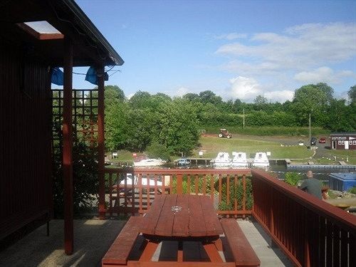 Carrybridge Lakeside Lodge Enniskillen Exterior photo
